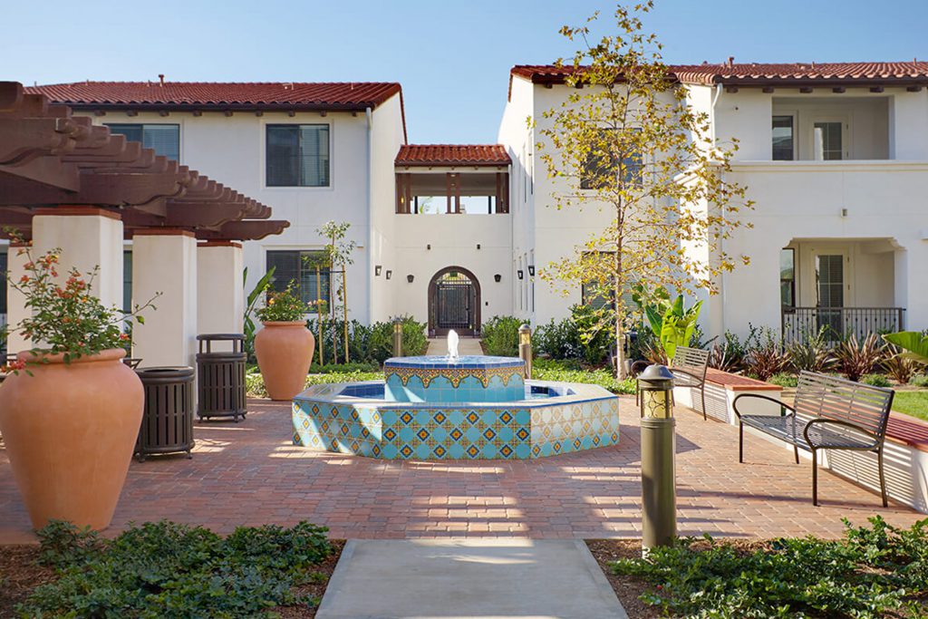 courtyard at Azulon apartments
